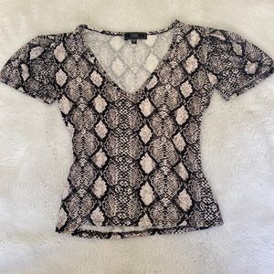 Vibe Sportswear Women’s/Junior’s Top New without Tags Size SMALL